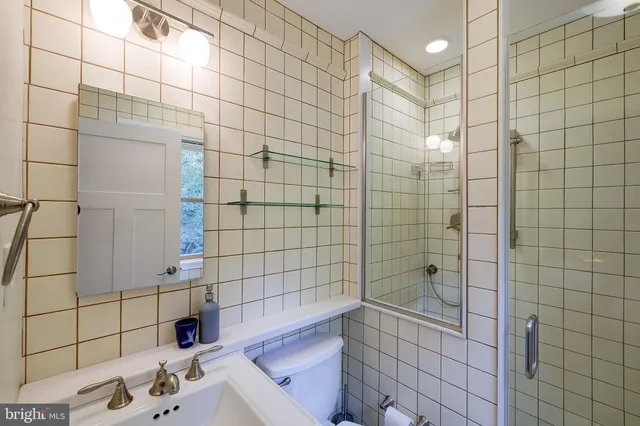 $4,995 | 9420 Holland Avenue, Bethesda, MD 20814