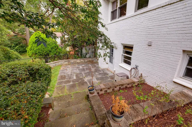 $4,995 | 9420 Holland Avenue, Bethesda, MD 20814