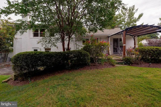 $4,995 | 9420 Holland Avenue, Bethesda, MD 20814