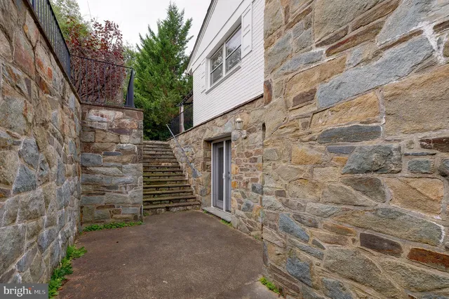 $4,995 | 9420 Holland Avenue, Bethesda, MD 20814