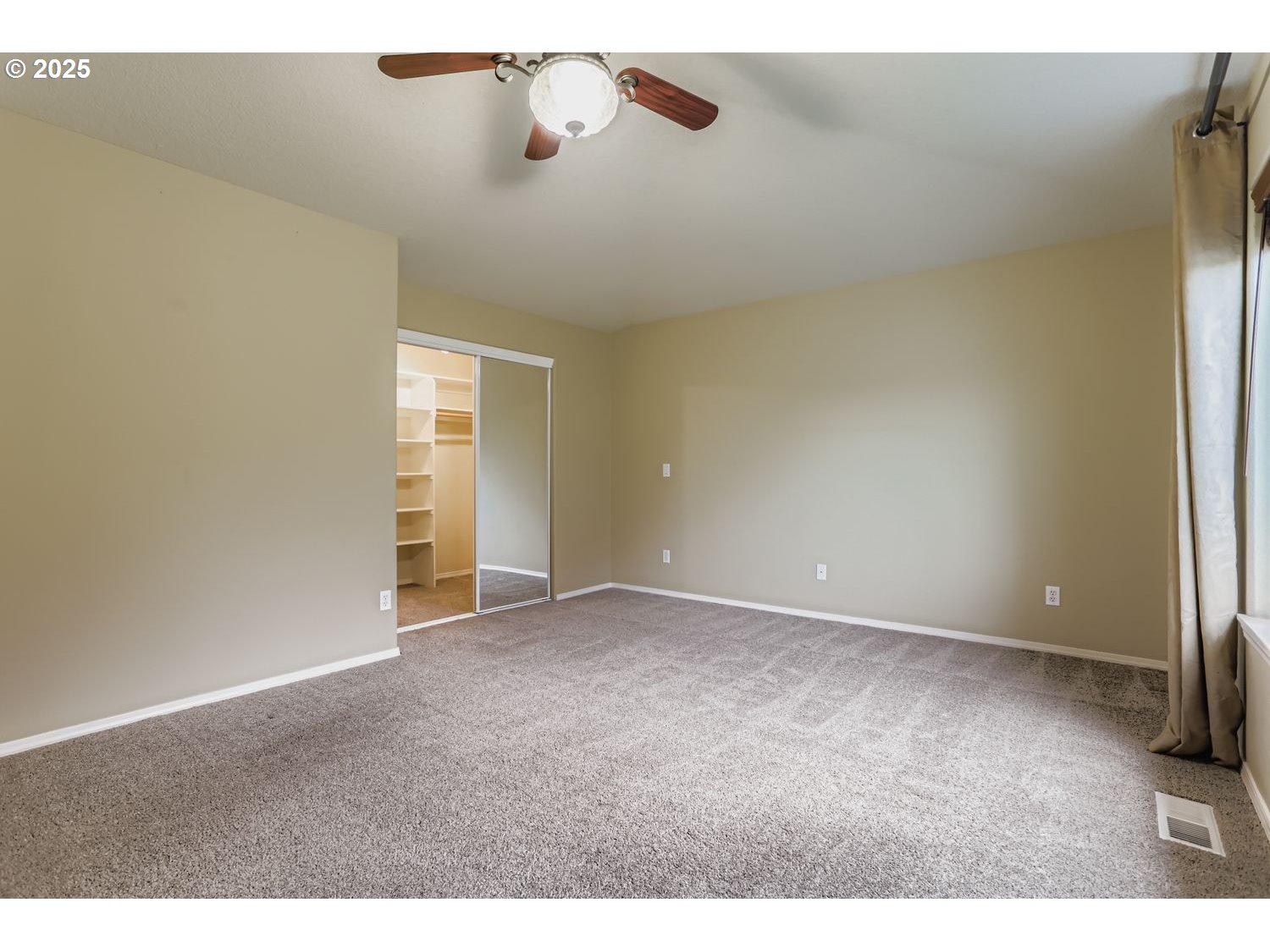 12697 Southwest Canvasback Way Beaverton, OR 97007 - Photo 20 of 41 a view of an empty room with a window