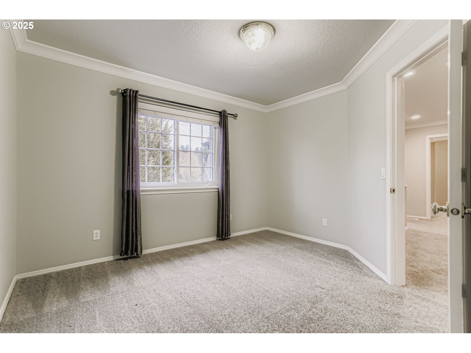 12697 Southwest Canvasback Way Beaverton, OR 97007 - Photo 29 of 41 a view of an empty room and window