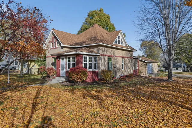 $310,000 | 225 West 4th Street, Monticello, MN 55362