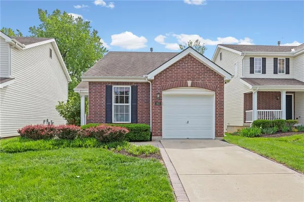 $270,000 | 1921 Northwest 82nd Street, Kansas City, MO 64151