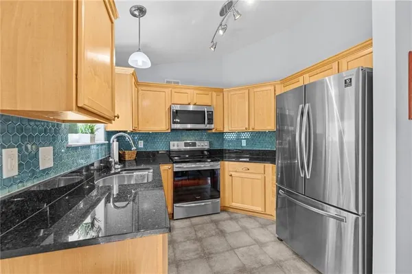 $270,000 | 1921 Northwest 82nd Street, Kansas City, MO 64151