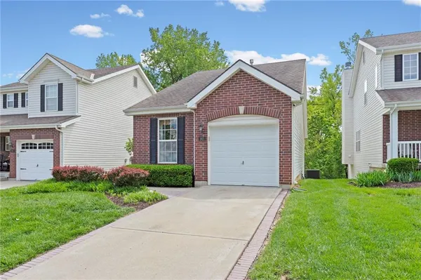 $270,000 | 1921 Northwest 82nd Street, Kansas City, MO 64151