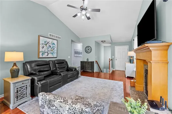 $270,000 | 1921 Northwest 82nd Street, Kansas City, MO 64151