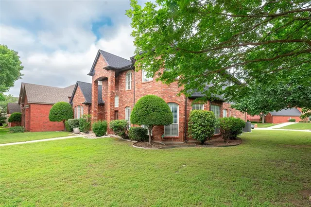 $3,500 | 7100 Oakbrook Drive, Plano, TX 75025