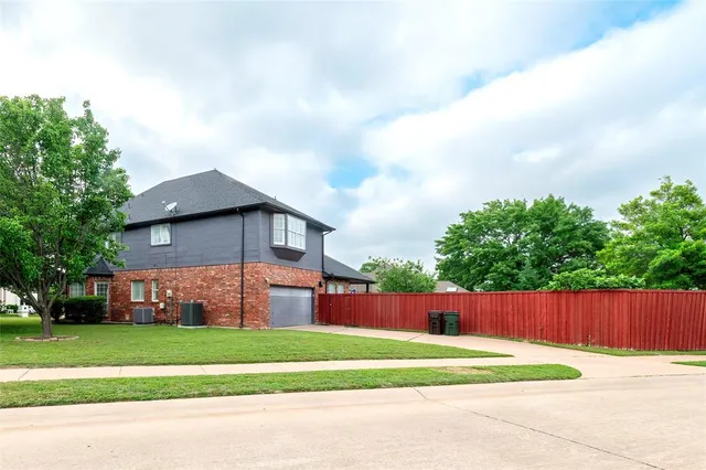$3,500 | 7100 Oakbrook Drive, Plano, TX 75025