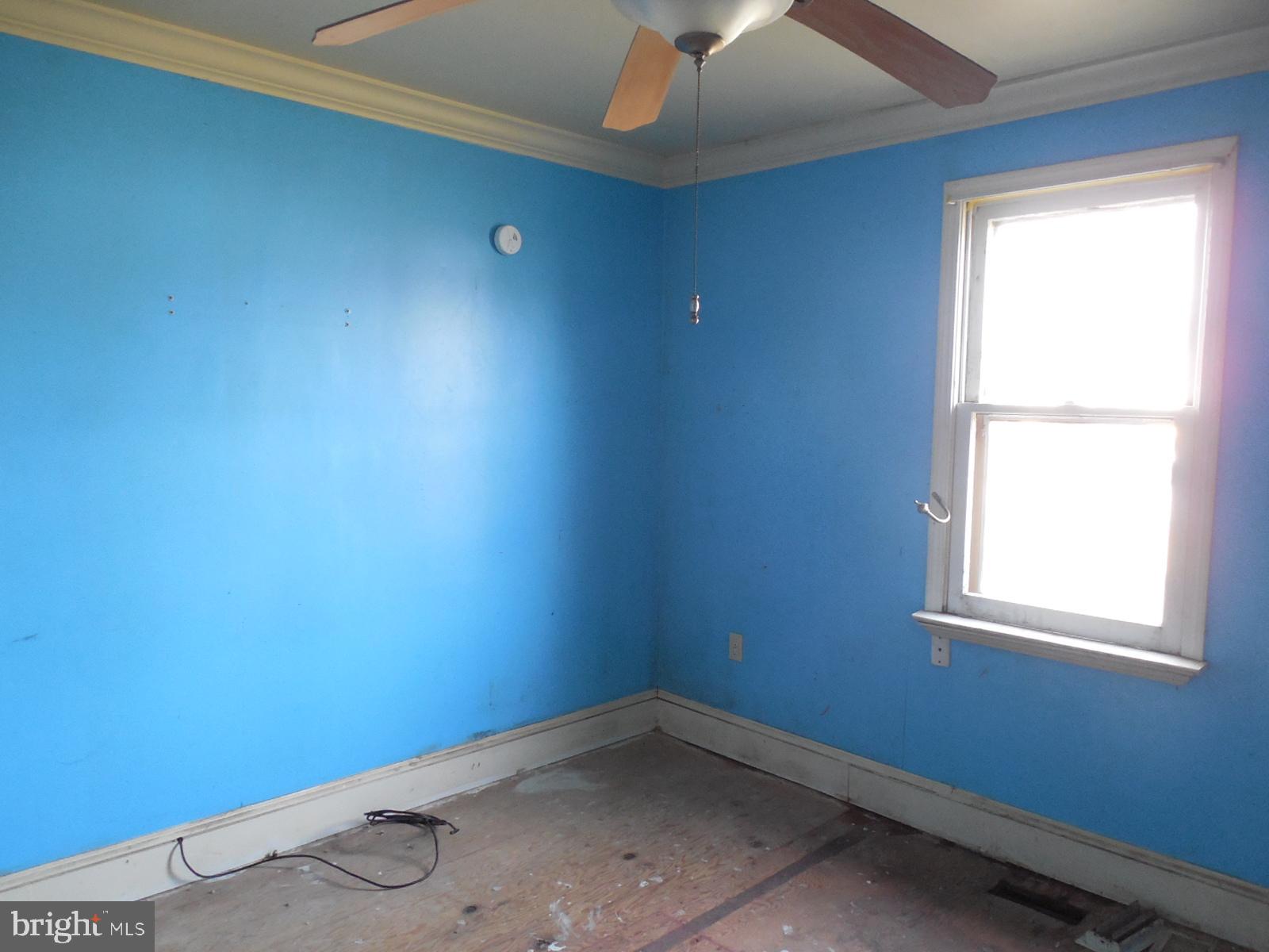 27 Allegretto Road New Castle, DE 19720 - Photo 18 of 23 an empty room with a window