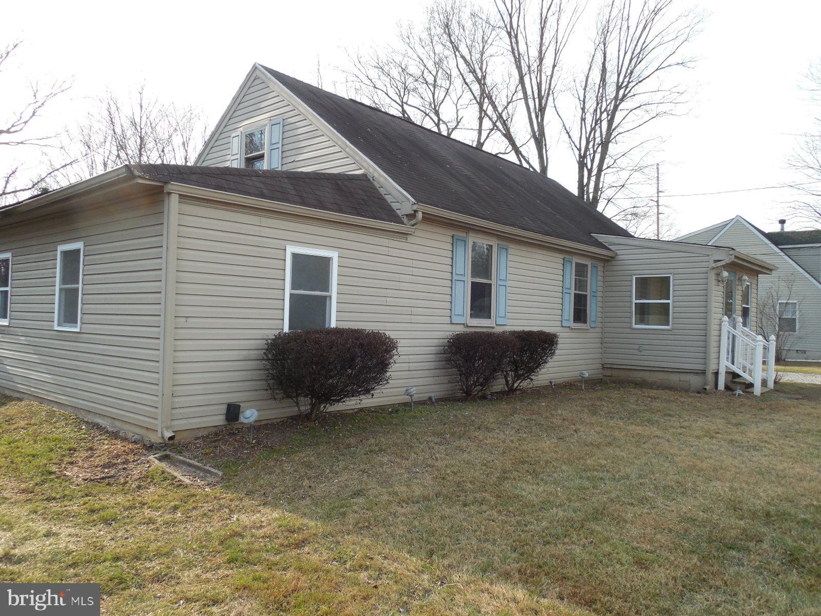 27 Allegretto Road New Castle, DE 19720 - Photo 2 of 23 a view of a house with a yard