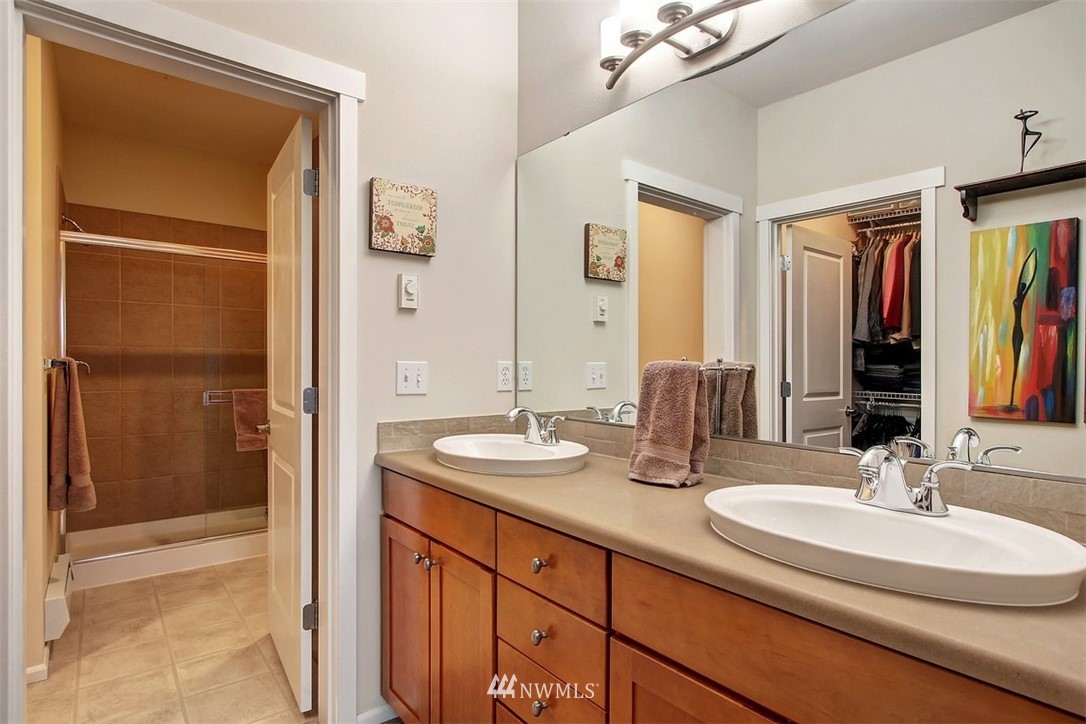 2960 Southwest Raymond Street, Unit 304 Seattle, WA 98126 - Photo 12 of 18 Gallery Image 12