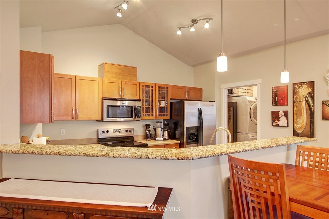 2960 Southwest Raymond Street, Unit 304 Seattle, WA 98126 - Photo 4 of 18 Gallery Image 4