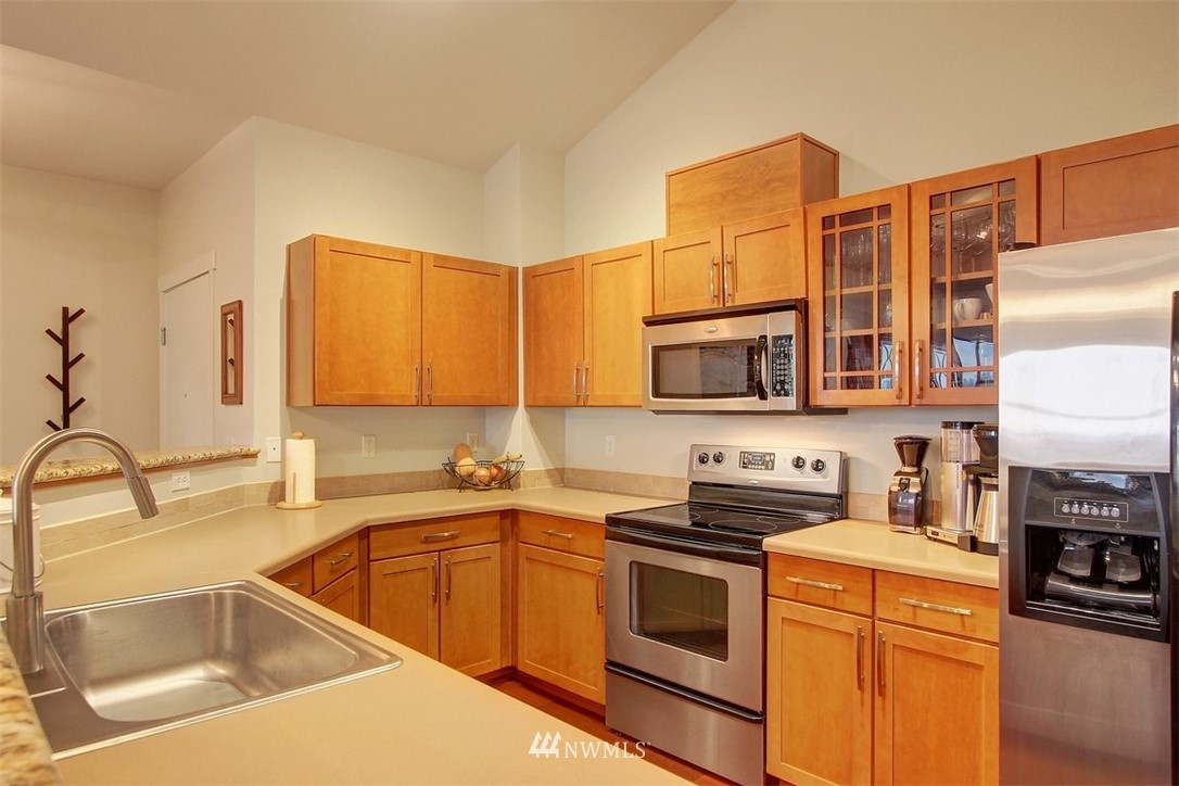 2960 Southwest Raymond Street, Unit 304 Seattle, WA 98126 - Photo 6 of 18 Gallery Image 6