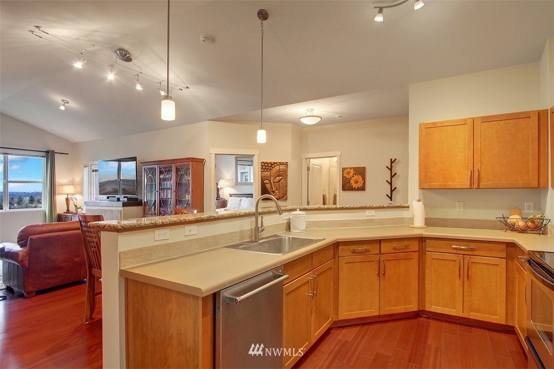 2960 Southwest Raymond Street, Unit 304 Seattle, WA 98126 - Photo 7 of 18 Gallery Image 7