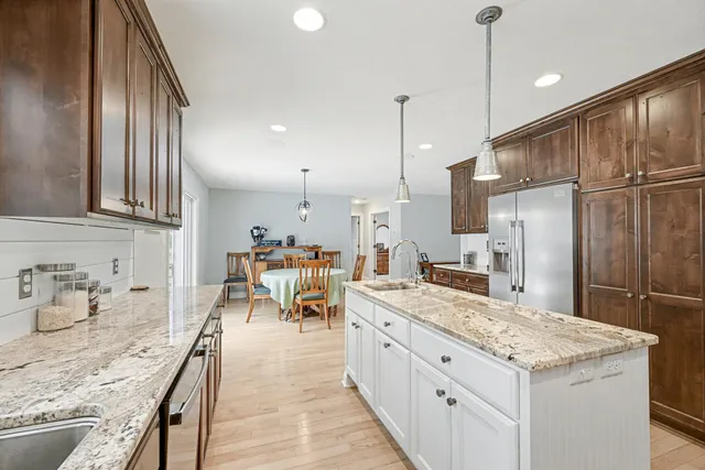 $774,950 | 2900 195th Street East, Prior Lake, MN 55372