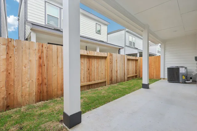 $323,390 | 19835 Emerald Bnd Way, Atascocita, TX 77346