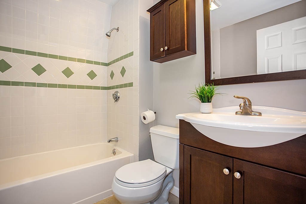 35 Maple Street, Unit 3 Waltham, MA 02453 - Photo 16 of 22 Gallery Image 16