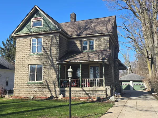 $179,900 | 622 Maple Street, Colon, MI 49040