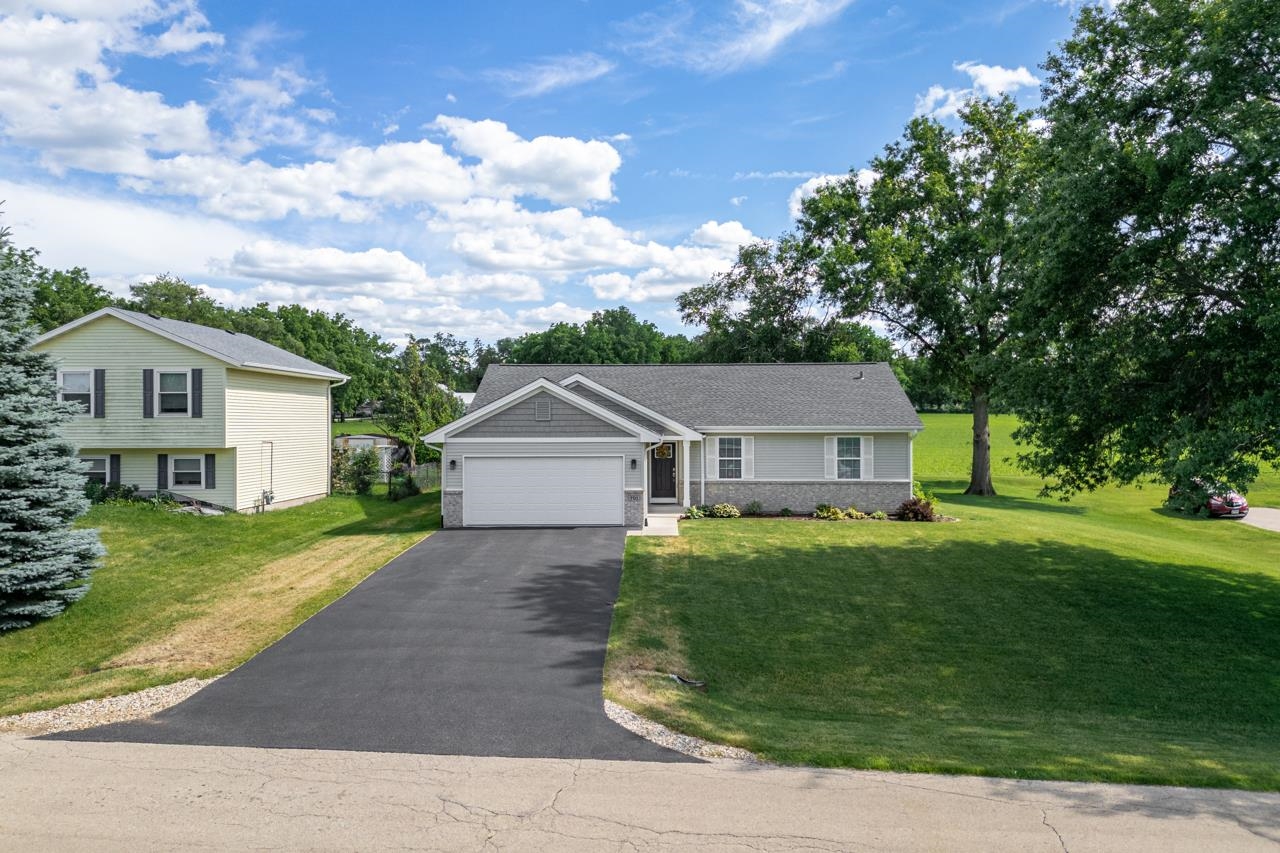 701 Mallard Road Winnebago, IL 61088 - Photo 2 of 51