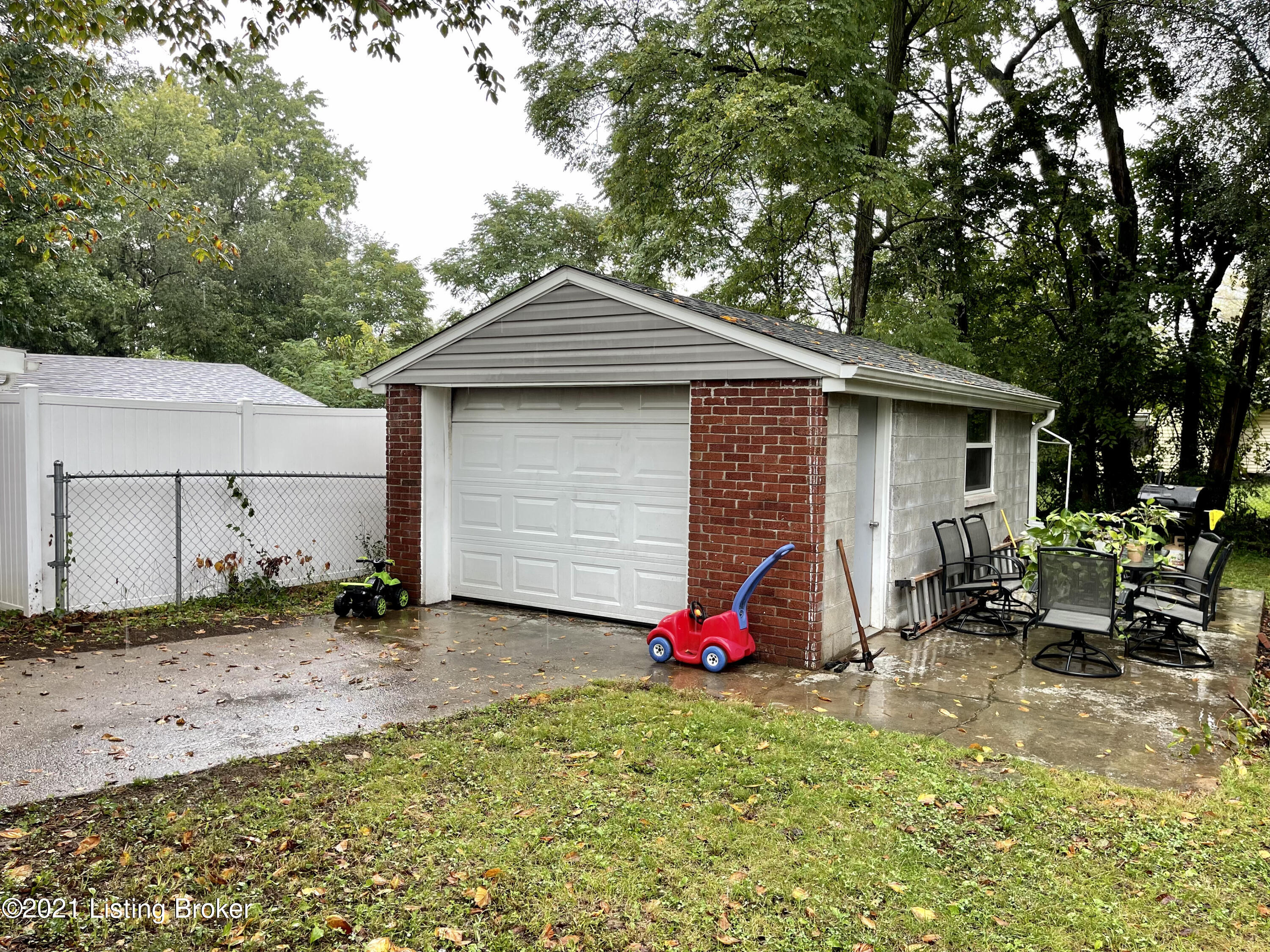 5301 Rural Way Louisville, KY 40218 - Photo 26 of 33 39F38246-0E48-4010-98C0-39C834CBB4DE