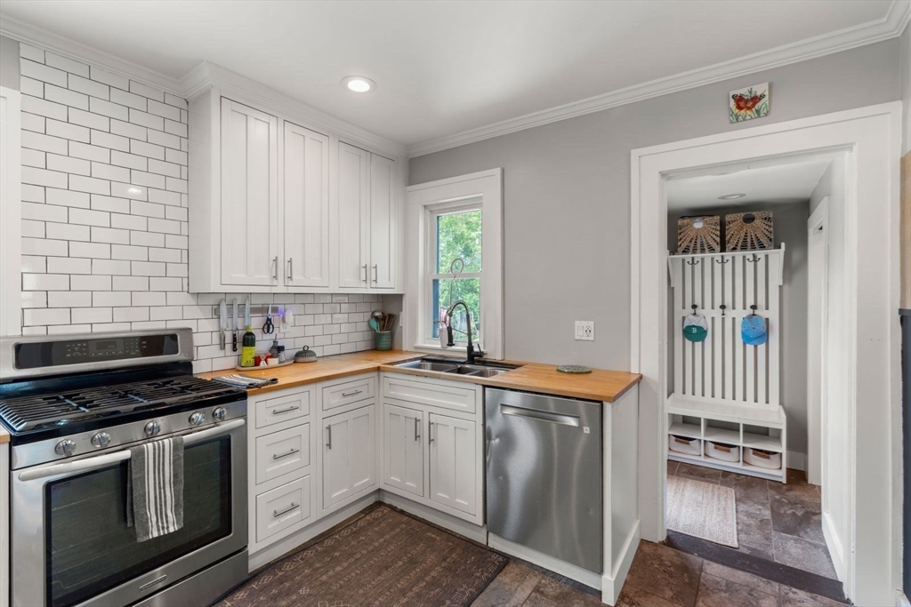 41 Glendower Road Boston, MA 02131 - Photo 8 of 42 Gallery Image 8