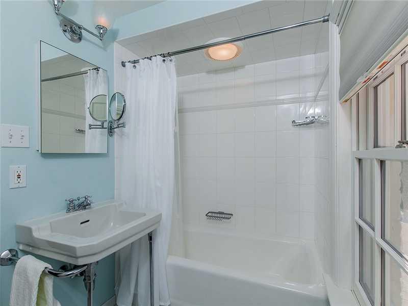 864 Osage Road Mt. Lebanon, PA 15243 - Photo 17 of 25 Full Bath.