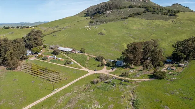 a view of a tennis court