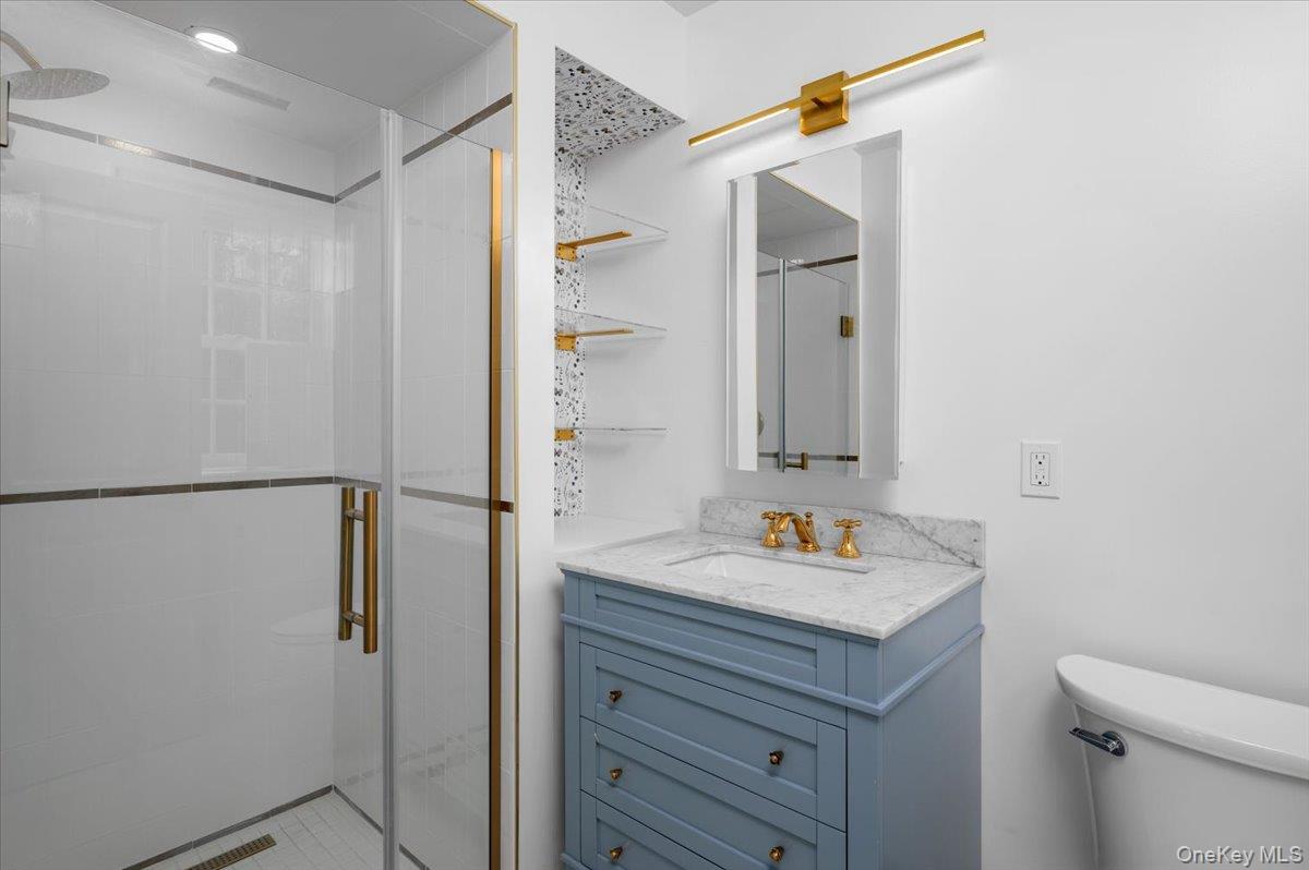 15 Hillside Road Bronxville, NY 10708 - Photo 16 of 32 Beautiful primary bath