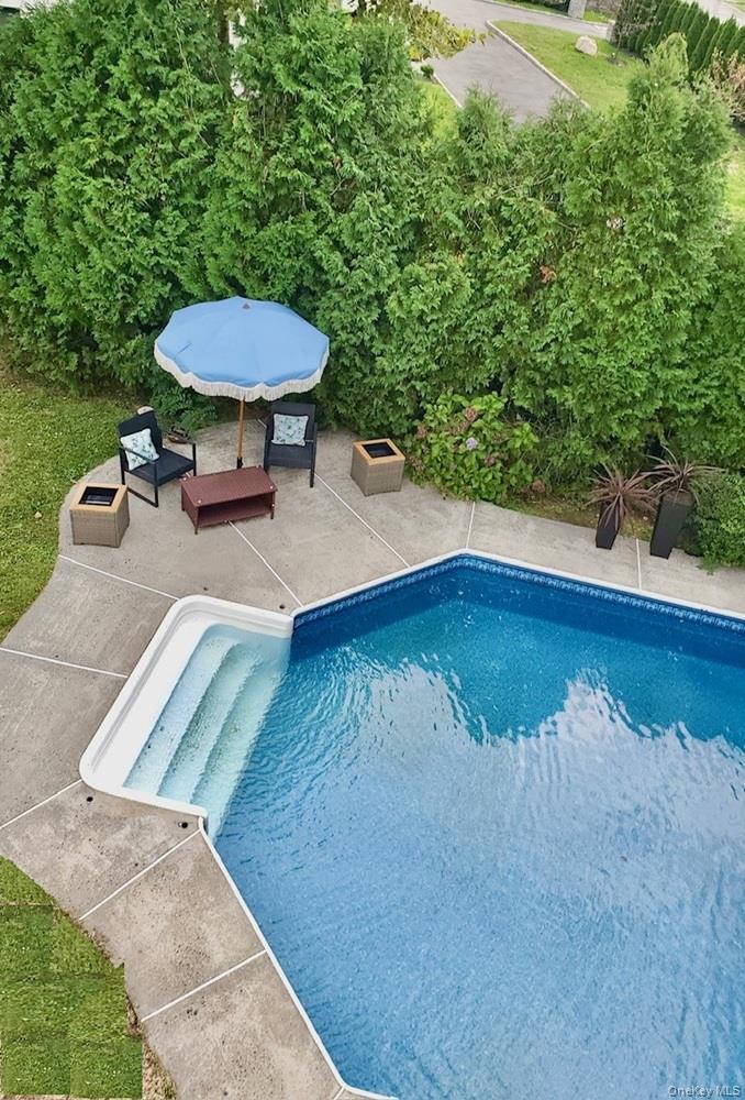 15 Hillside Road Bronxville, NY 10708 - Photo 5 of 32 Pool area , arial view