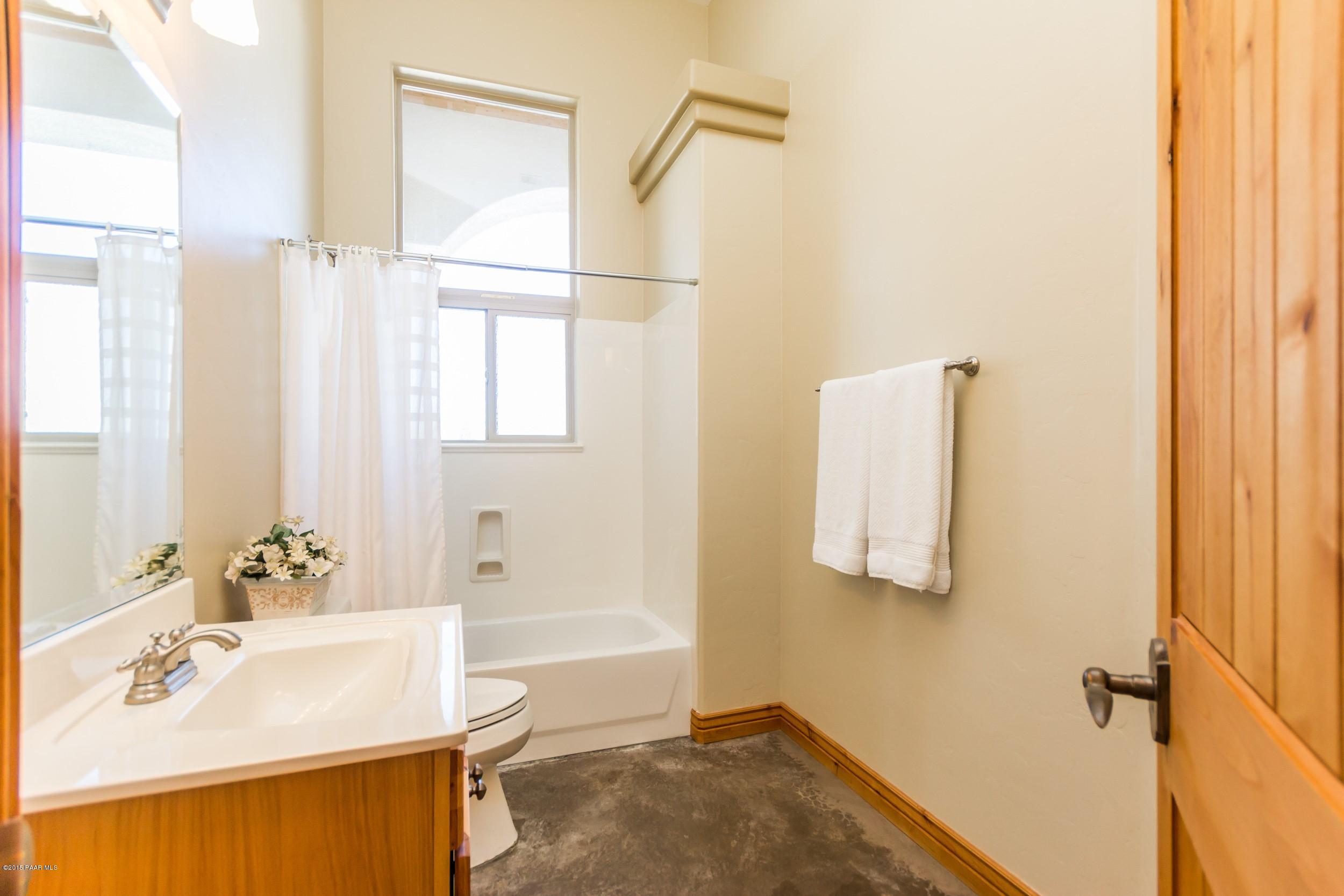 3355 Chipmunk Road Prescott, AZ 86305 - Photo 21 of 38 021_Bathroom