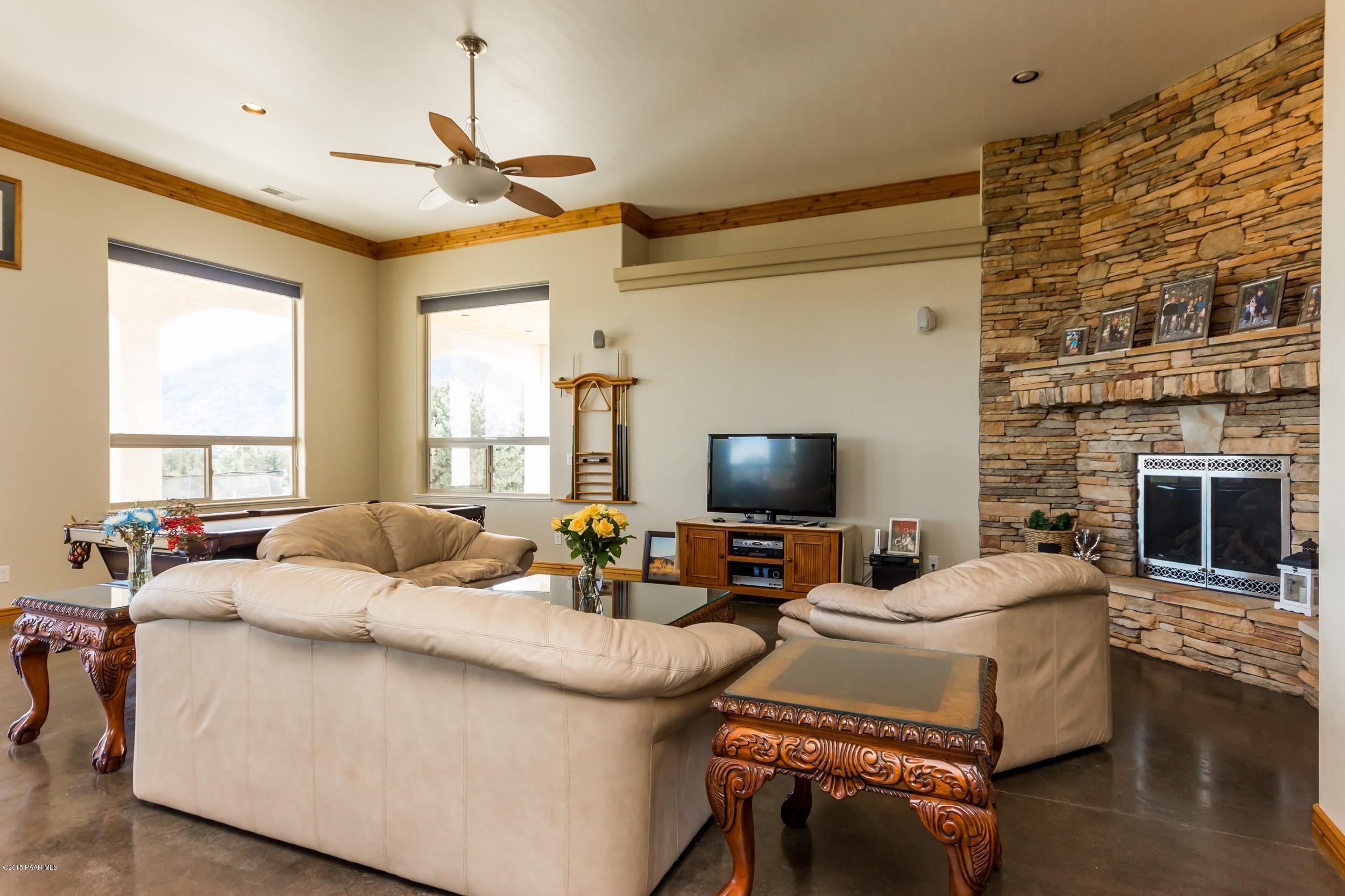3355 Chipmunk Road Prescott, AZ 86305 - Photo 8 of 38 008_Great Room