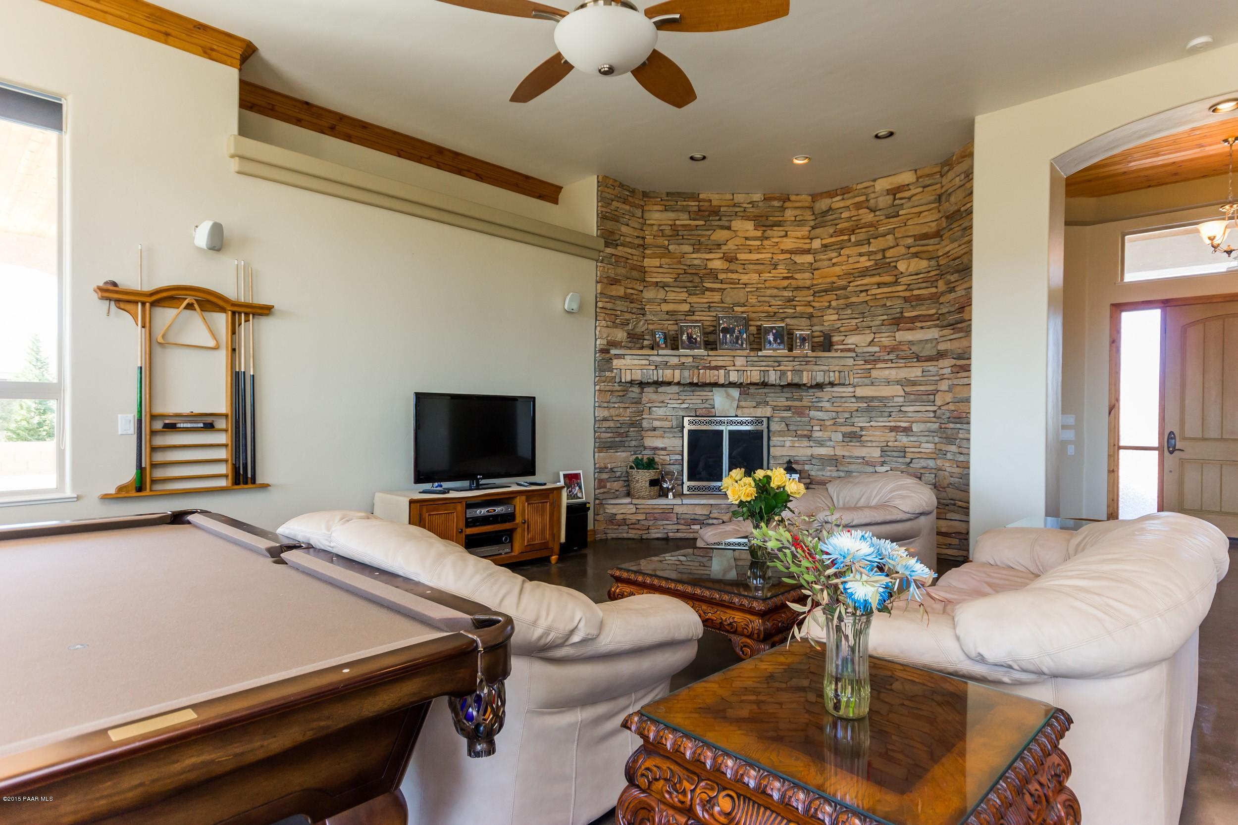3355 Chipmunk Road Prescott, AZ 86305 - Photo 9 of 38 009_Great Room