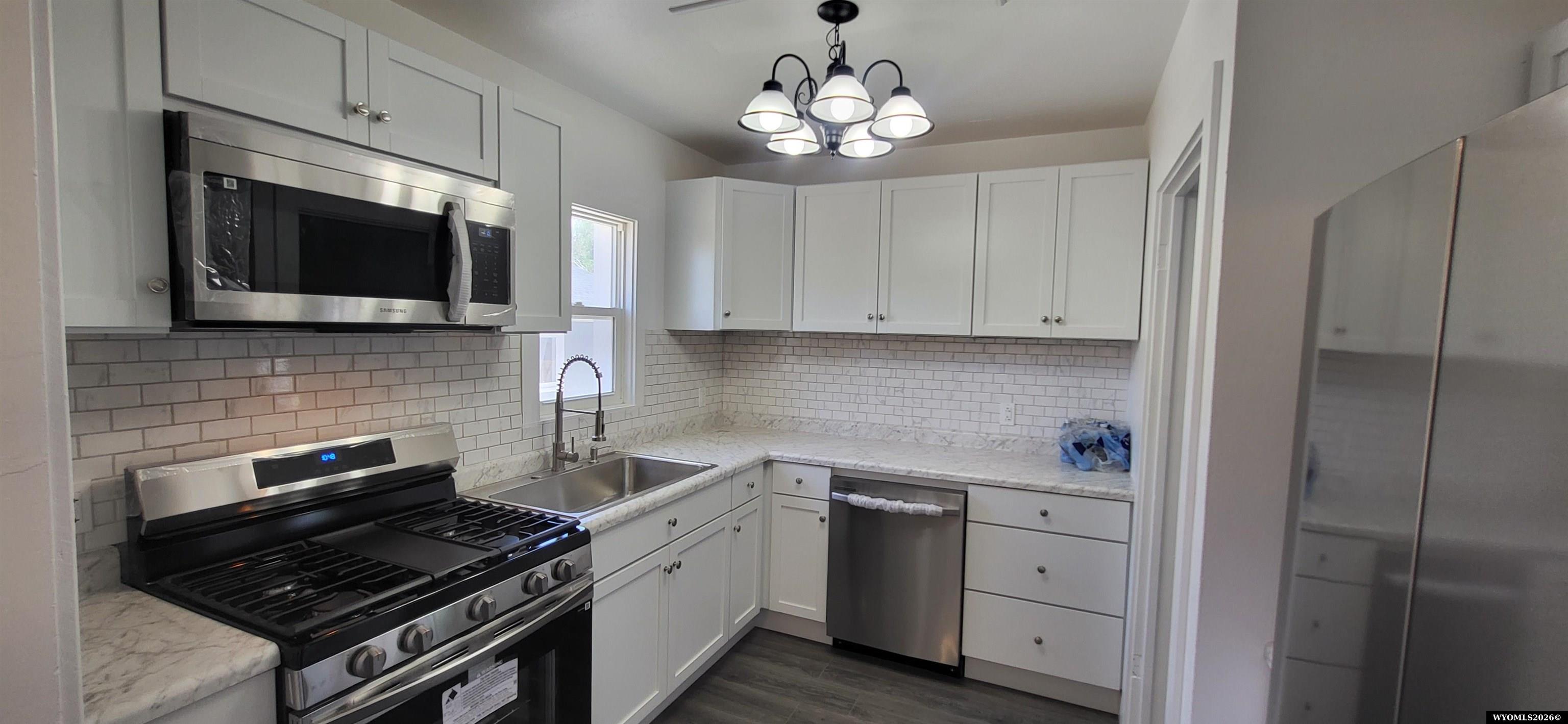 1018 7th Street Rawlins, WY 82301 - Photo 7 of 43