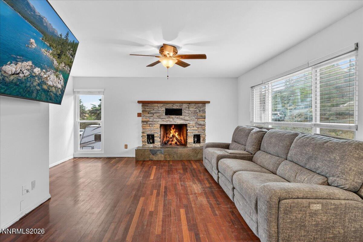 7730 Tamra Drive Reno, NV 89506 - Photo 4 of 33 08-DSC_6067