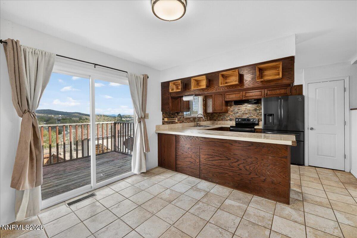 7730 Tamra Drive Reno, NV 89506 - Photo 7 of 33 11-DSC_6281