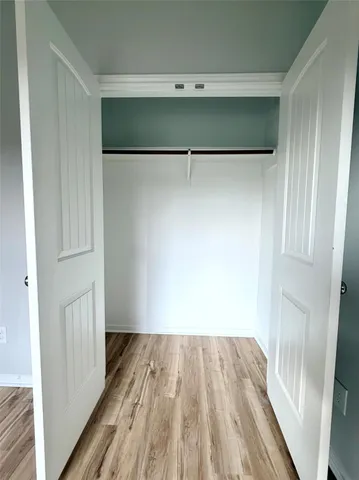 $1,300 | 502 Ross Sterling Avenue, Unit A, Anahuac, TX 77514