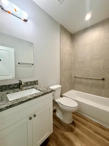 $1,300 | 502 Ross Sterling Avenue, Unit A, Anahuac, TX 77514