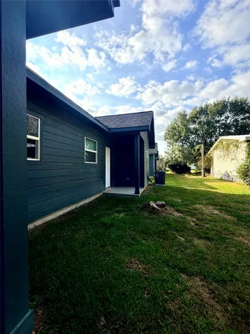 $1,300 | 502 Ross Sterling Avenue, Unit A, Anahuac, TX 77514