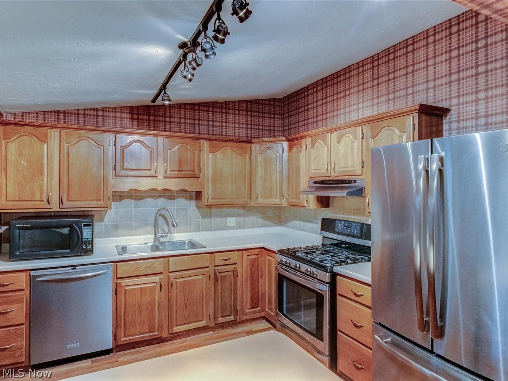2830 Center Road Avon, OH 44011 - Photo 12 of 35
