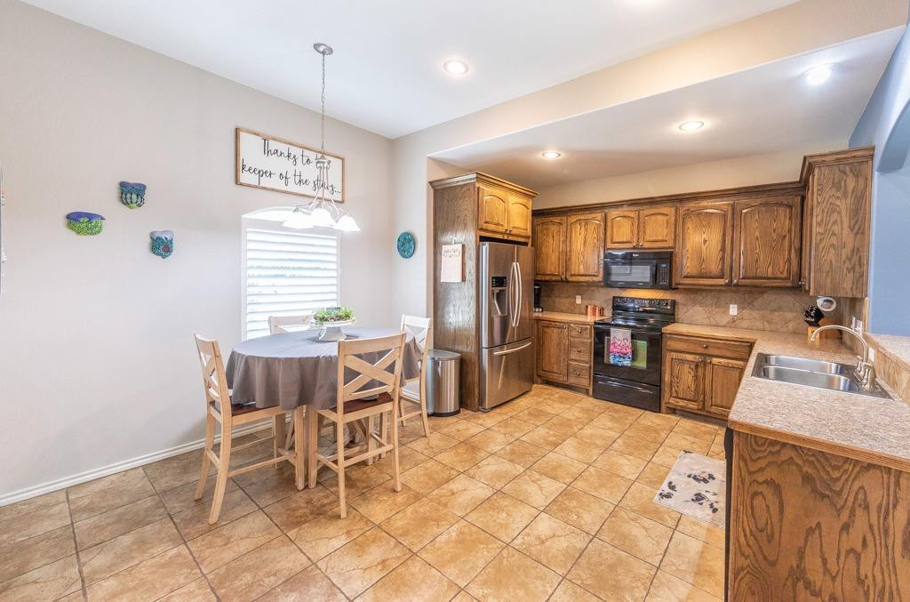 11202 Canton Avenue Lubbock, TX 79423 - Photo 3 of 21 Photo 3