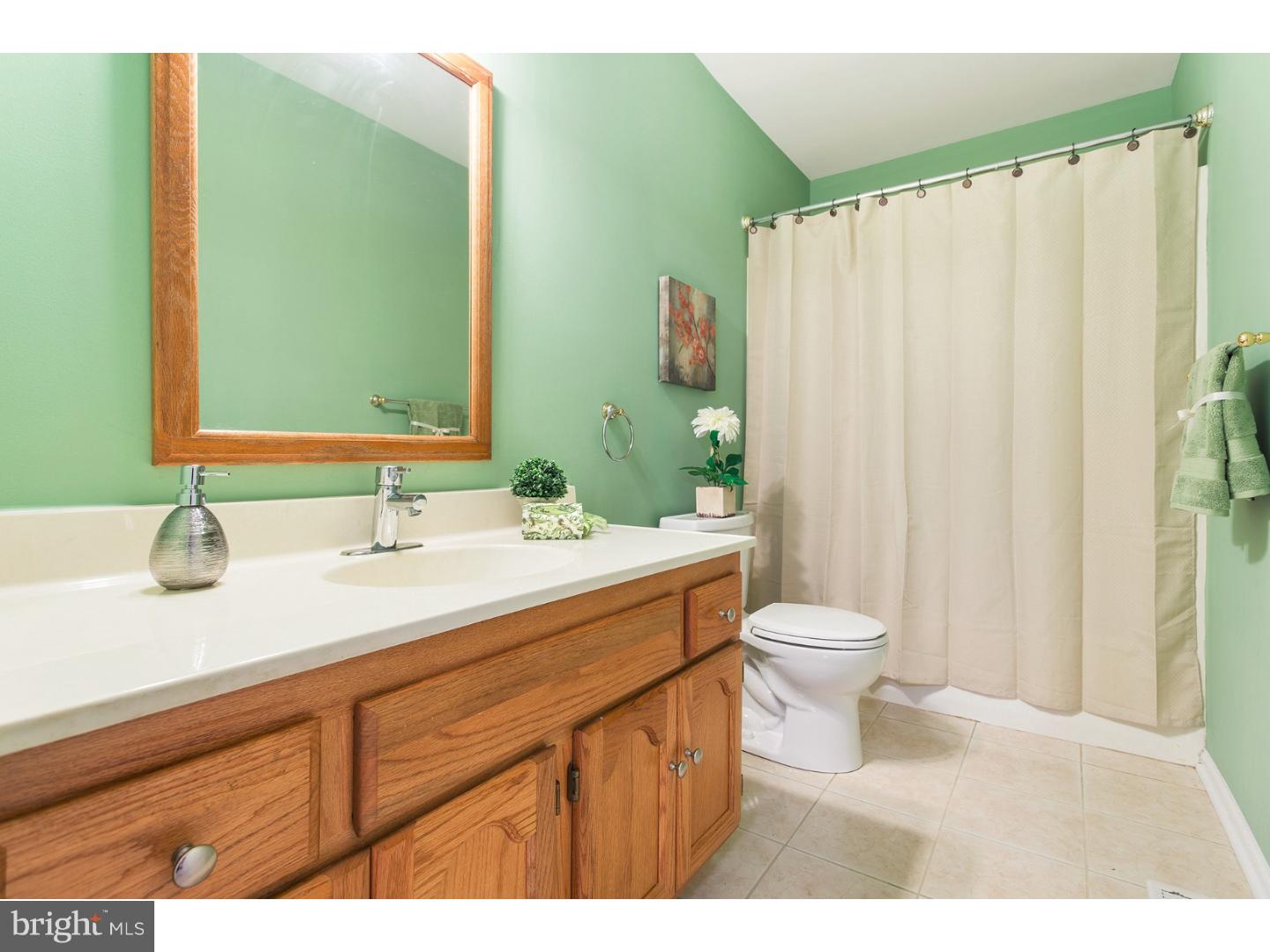 114 Cameron Drive Hockessin, DE 19707 - Photo 6 of 25