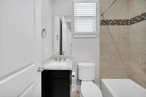 $2,600 | 3306 McKinney Street, Houston, TX 77003