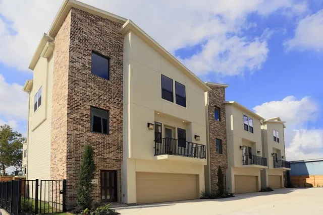 $2,700 | 3306 McKinney Street, Houston, TX 77003