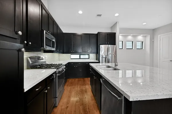 $2,600 | 3306 McKinney Street, Houston, TX 77003