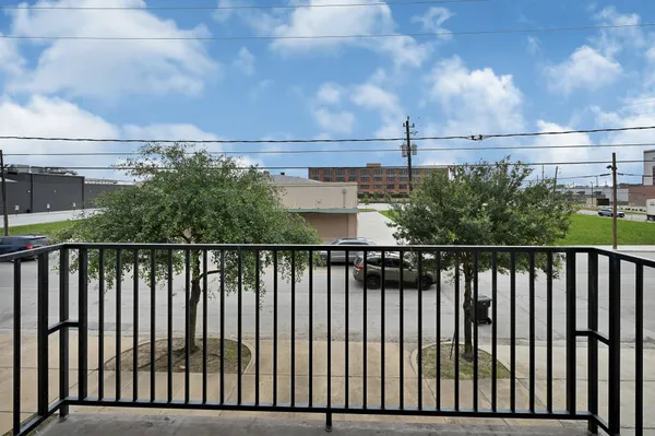 $2,600 | 3306 McKinney Street, Houston, TX 77003