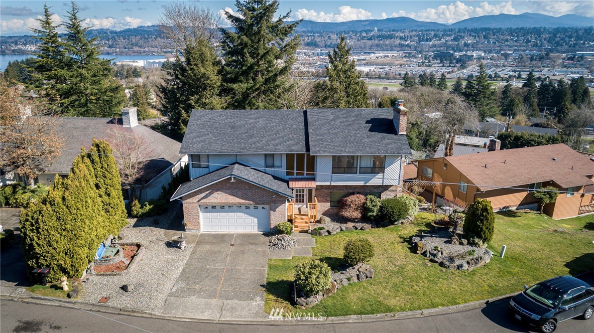 504 Seneca Avenue Northwest Renton, WA 98057 - Photo 2 of 9 Gallery Image 2