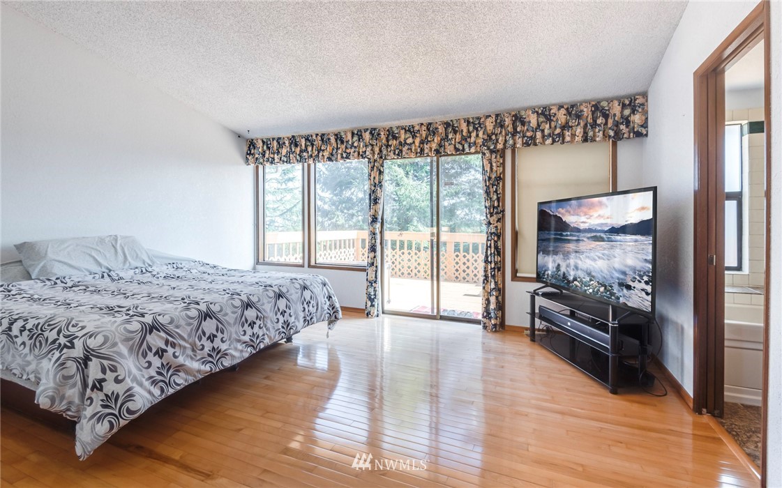 504 Seneca Avenue Northwest Renton, WA 98057 - Photo 7 of 9 Gallery Image 7