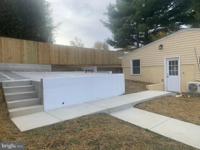 $2,900 | 6417 Knollbrook Drive, Unit 2, Hyattsville, MD 20783