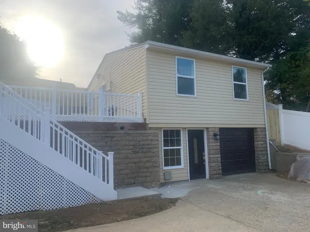 $2,900 | 6417 Knollbrook Drive, Unit 2, Hyattsville, MD 20783